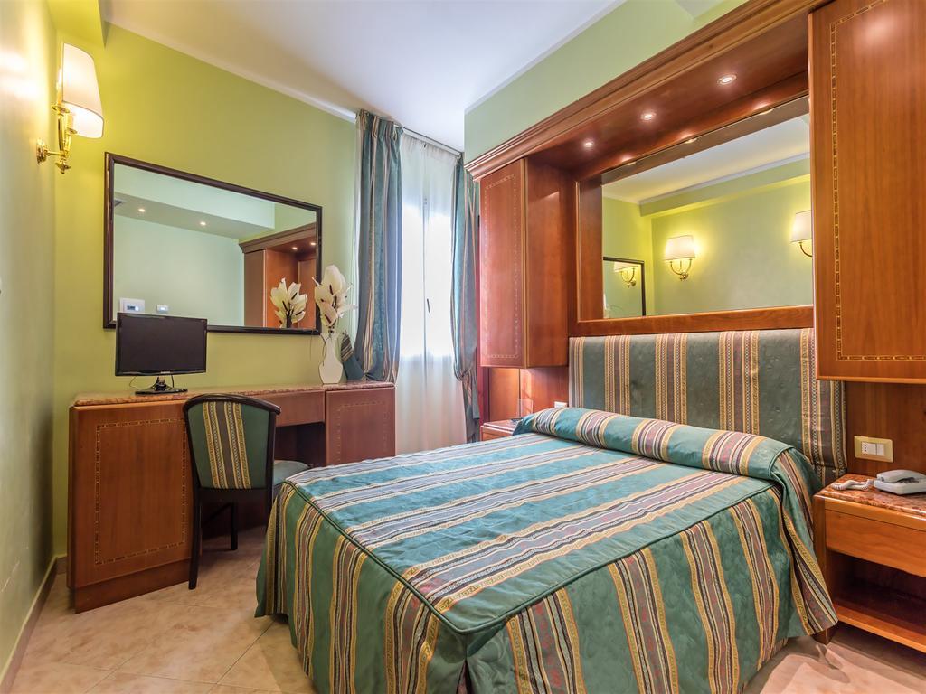 Raeli Hotel Siracusa Roma Esterno foto