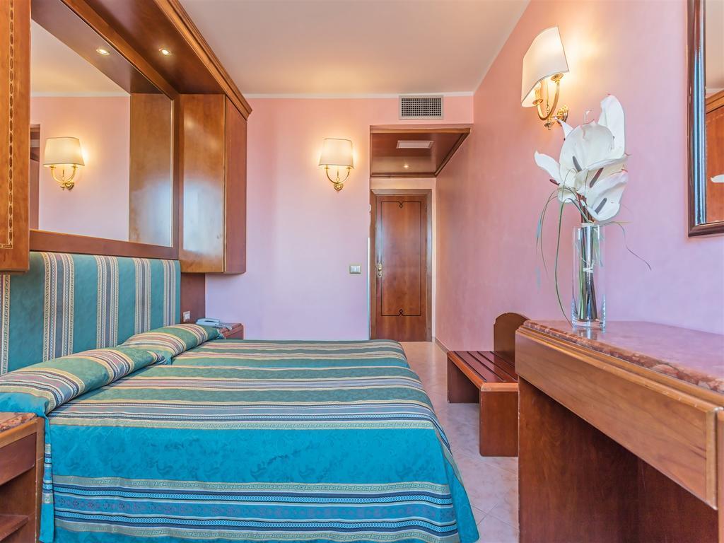 Raeli Hotel Siracusa Roma Esterno foto