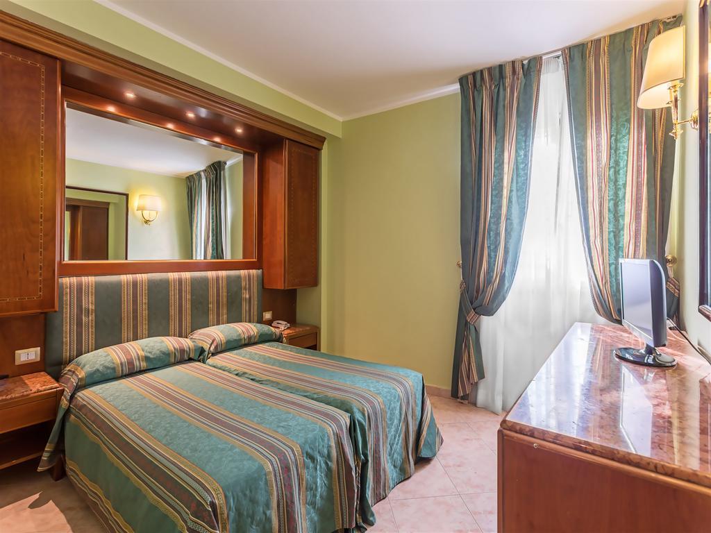 Raeli Hotel Siracusa Roma Esterno foto