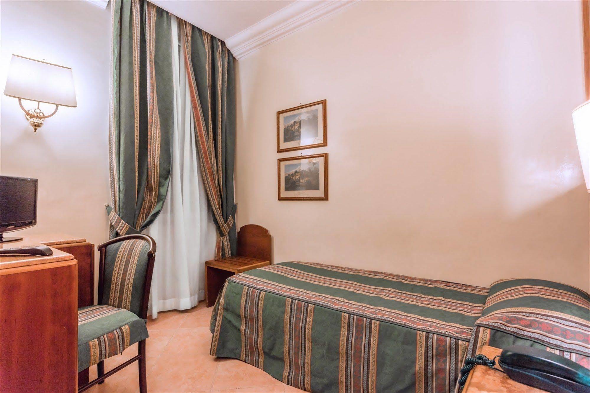 Raeli Hotel Siracusa Roma Esterno foto