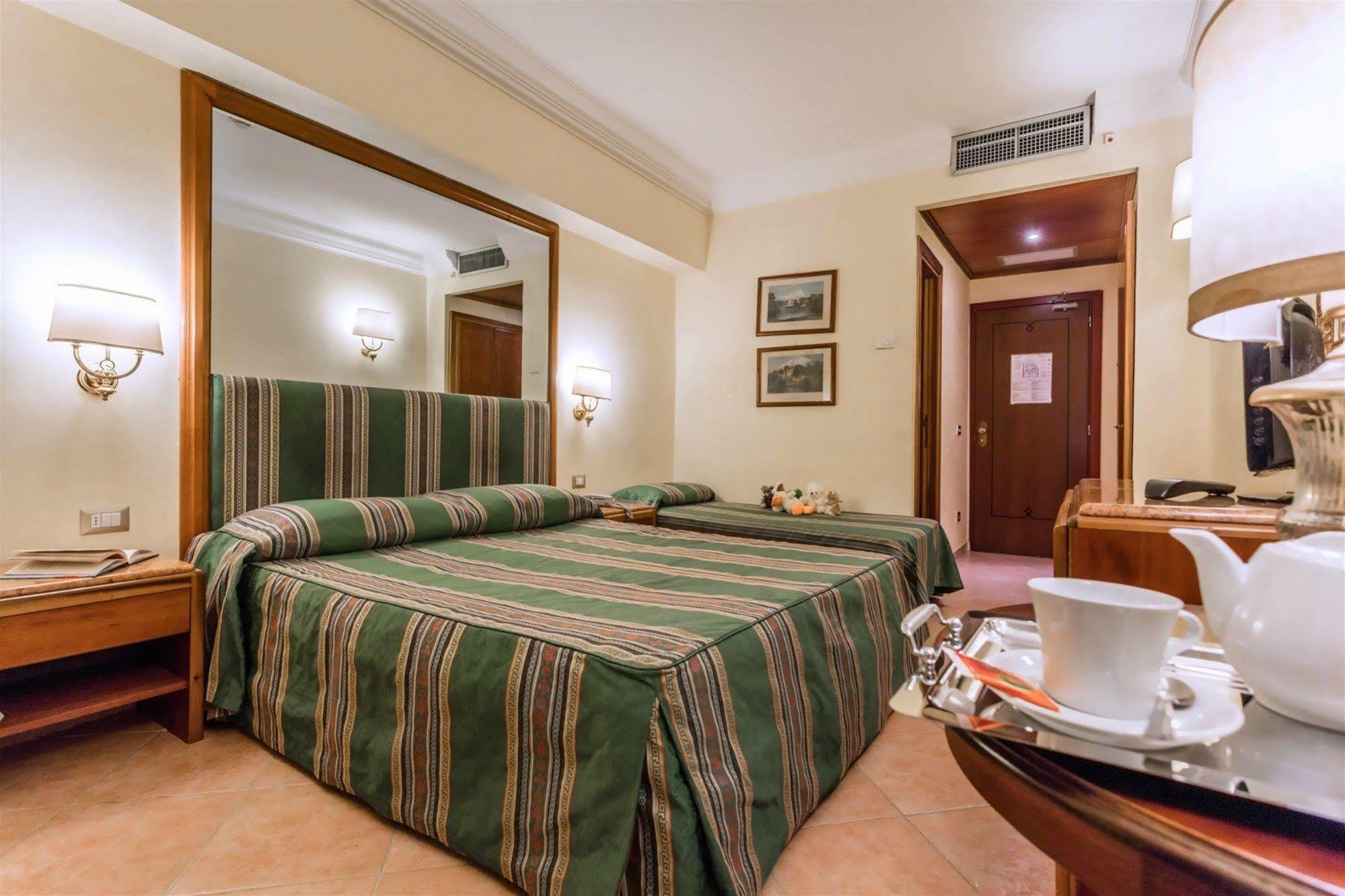 Raeli Hotel Siracusa Roma Esterno foto