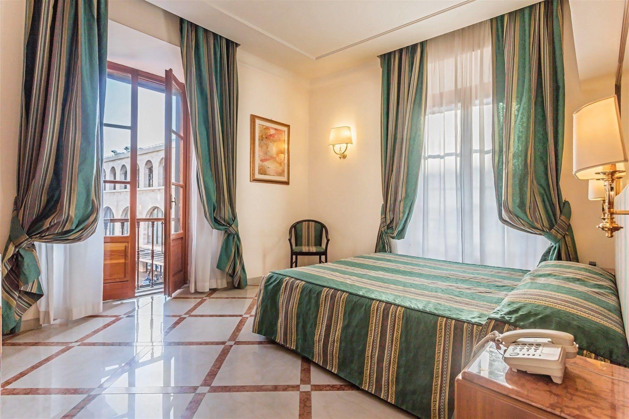 Raeli Hotel Siracusa Roma Esterno foto