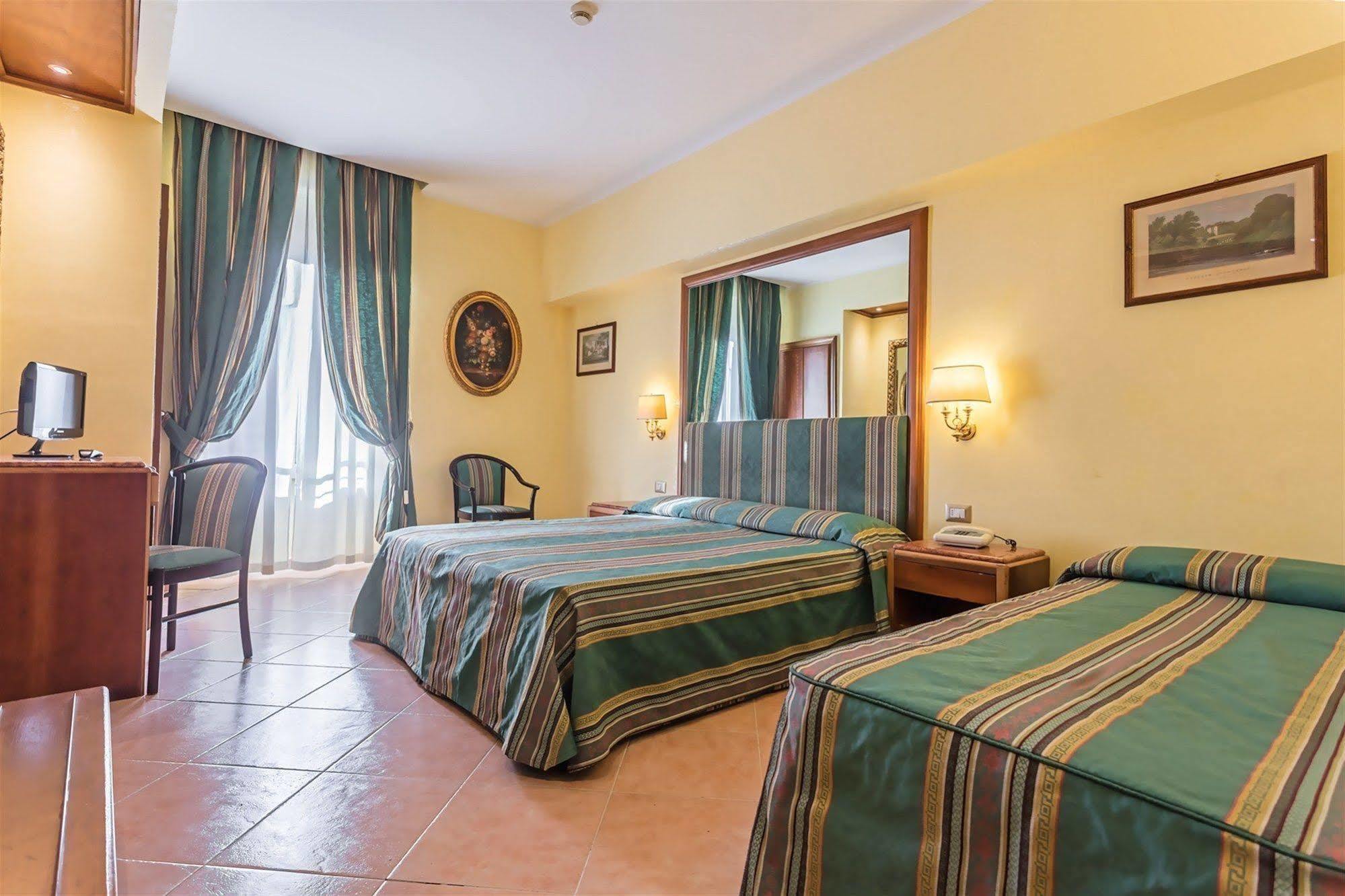 Raeli Hotel Siracusa Roma Esterno foto